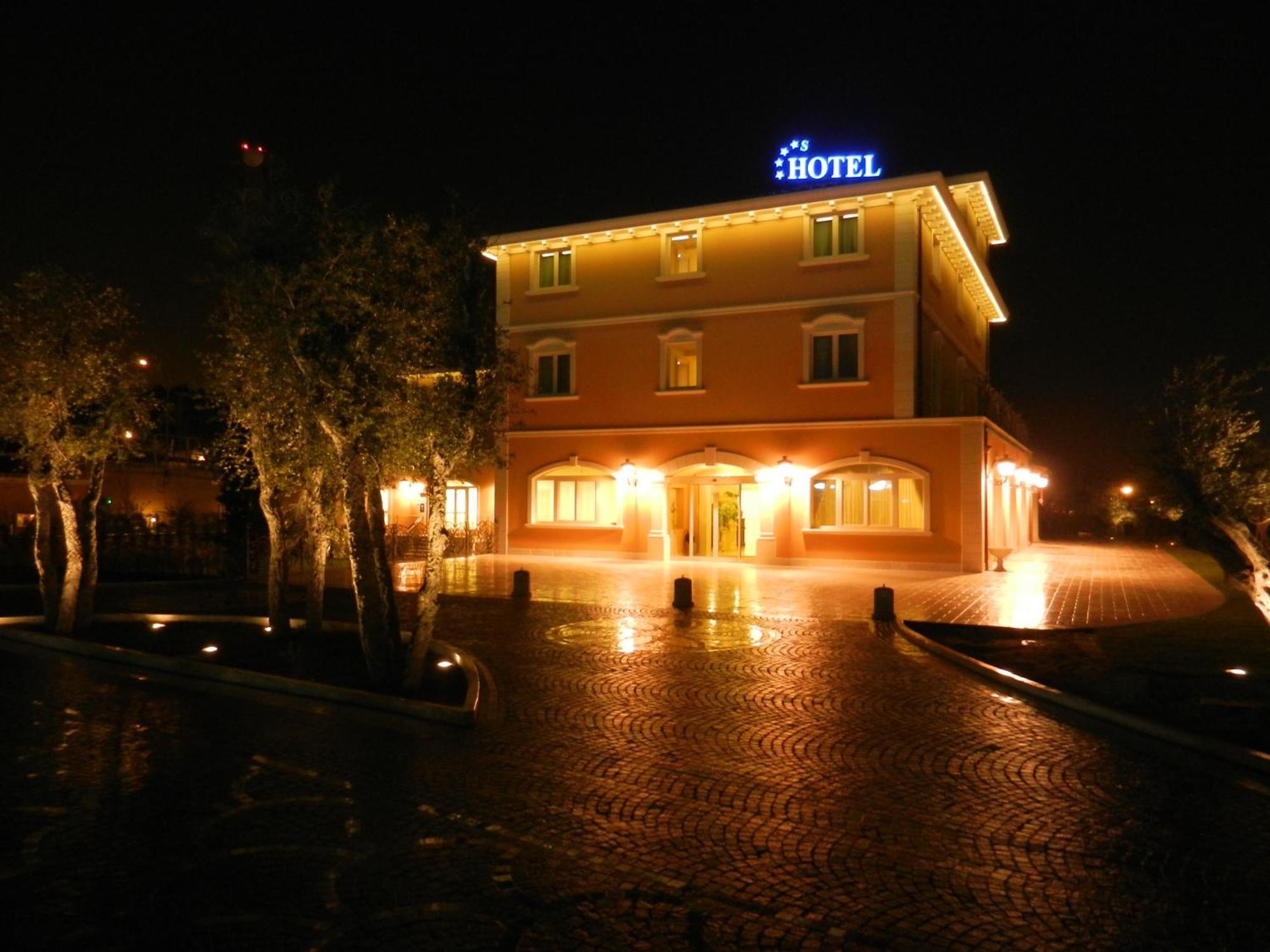 Hotel Villa Michelangelo Citta Sant'Angelo Exterior foto